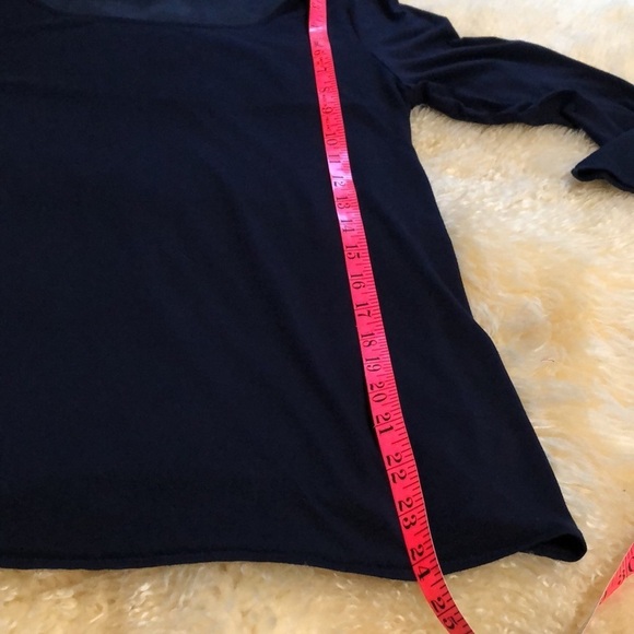 Elie Tahari navy top with gauze back size m - Picture 8 of 9